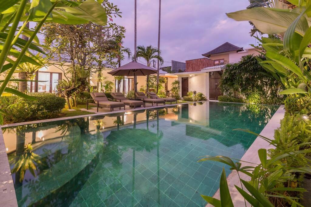 Budha 2 4bedrs 12m Pool, 700m2 Garden&bbq, & Quiet Villa Seminyak (Bali)