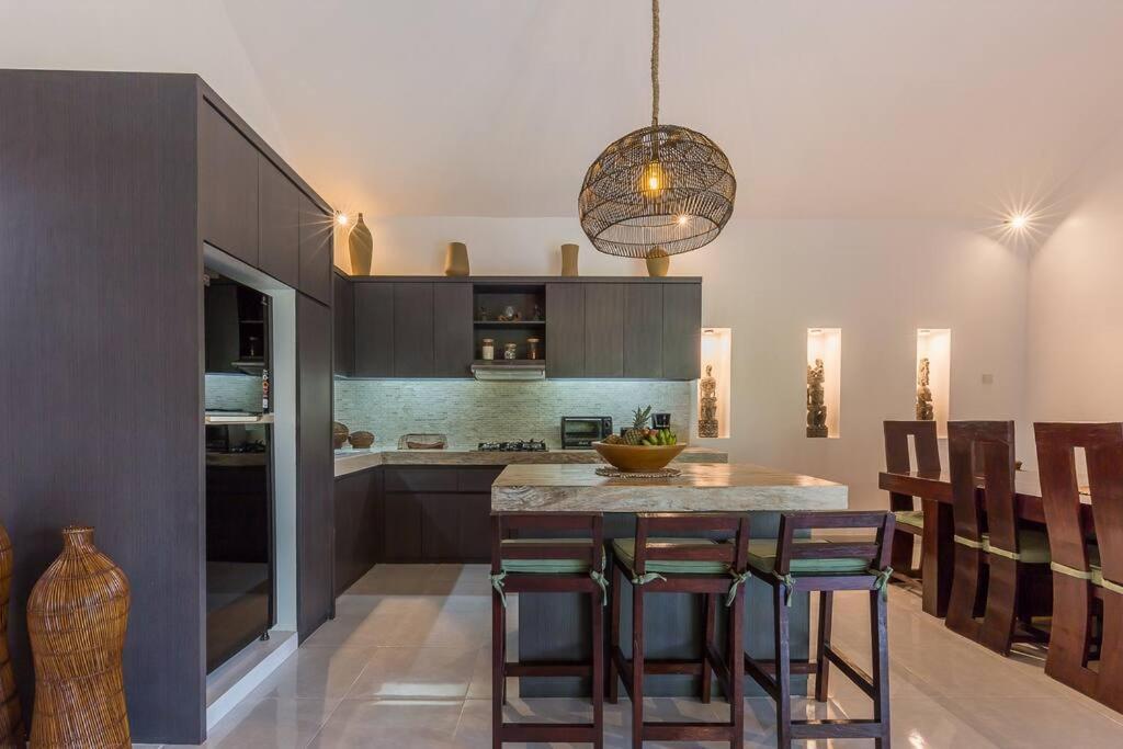 Budha 2 4bedrs 12m Pool, 700m2 Garden&bbq, & Quiet Villa Seminyak (Bali)