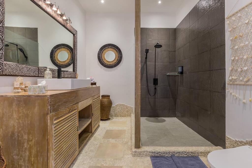 Budha 2 4bedrs 12m Pool, 700m2 Garden&bbq, & Quiet Villa Seminyak (Bali)