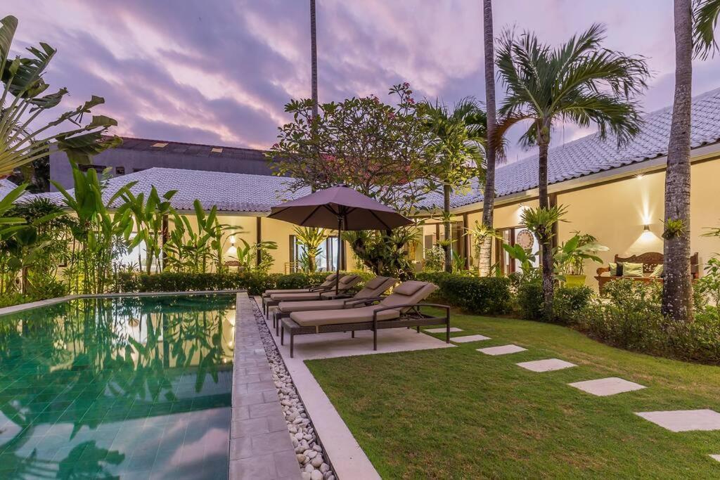 Budha 2 4bedrs 12m Pool, 700m2 Garden&bbq, & Quiet Seminyak (Bali)