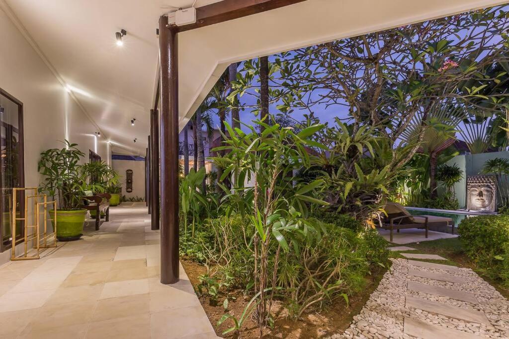 Budha 2 4bedrs 12m Pool, 700m2 Garden&bbq, & Quiet Villa Seminyak (Bali)